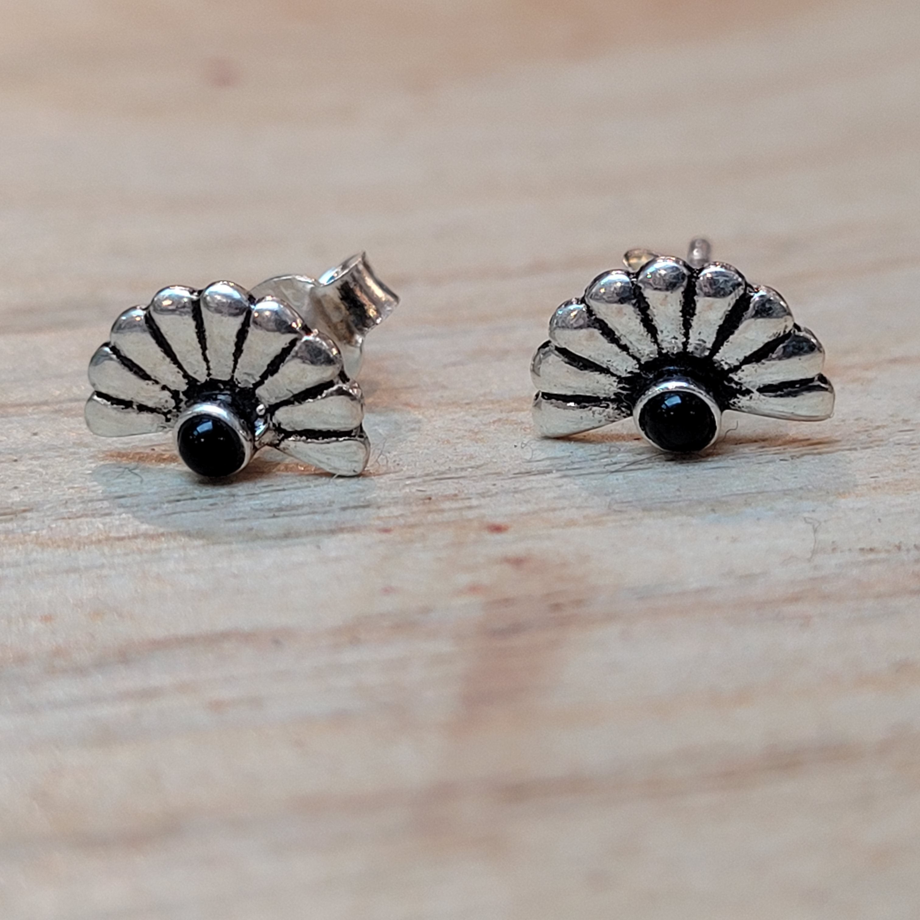 Sterling Silver 925 Studs Earrings Black Onyx & Amethyst Sensu