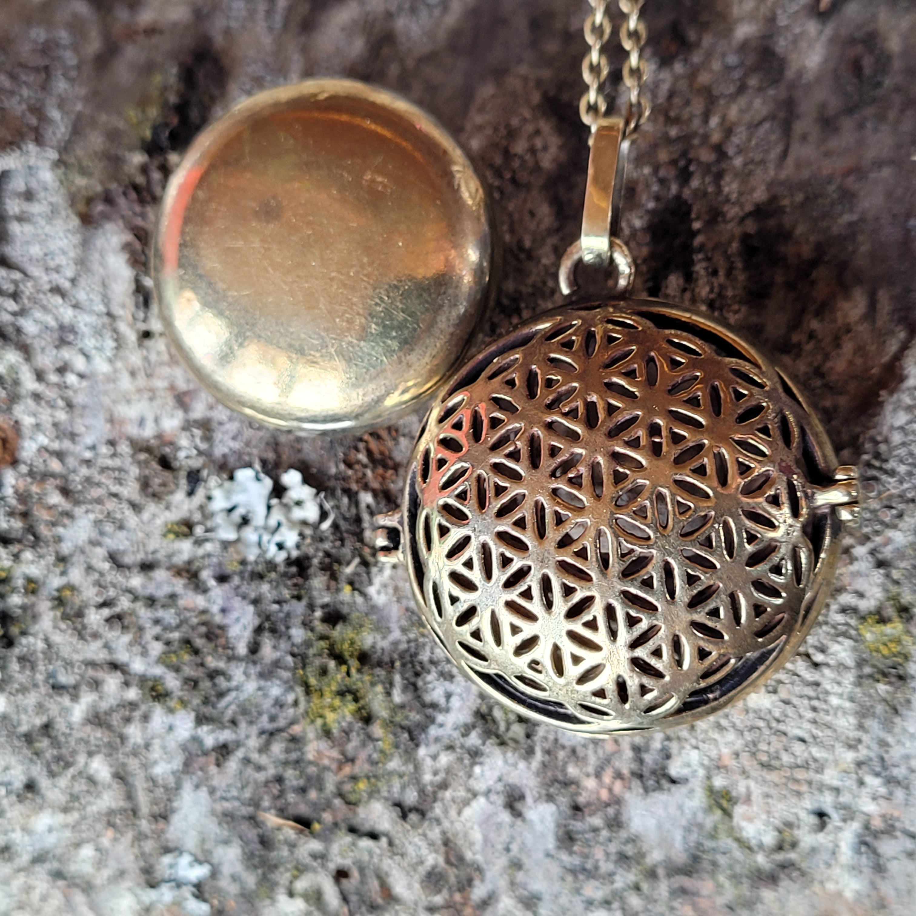 Harmony Ball Pendant Diffuser Flower of Life Vesica