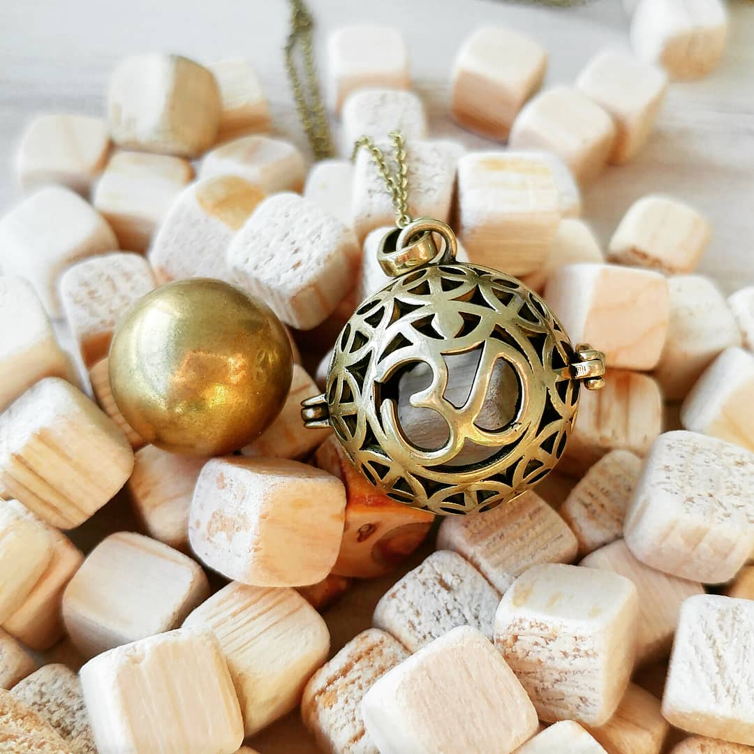 Harmony Ball Pendant Diffuser Om