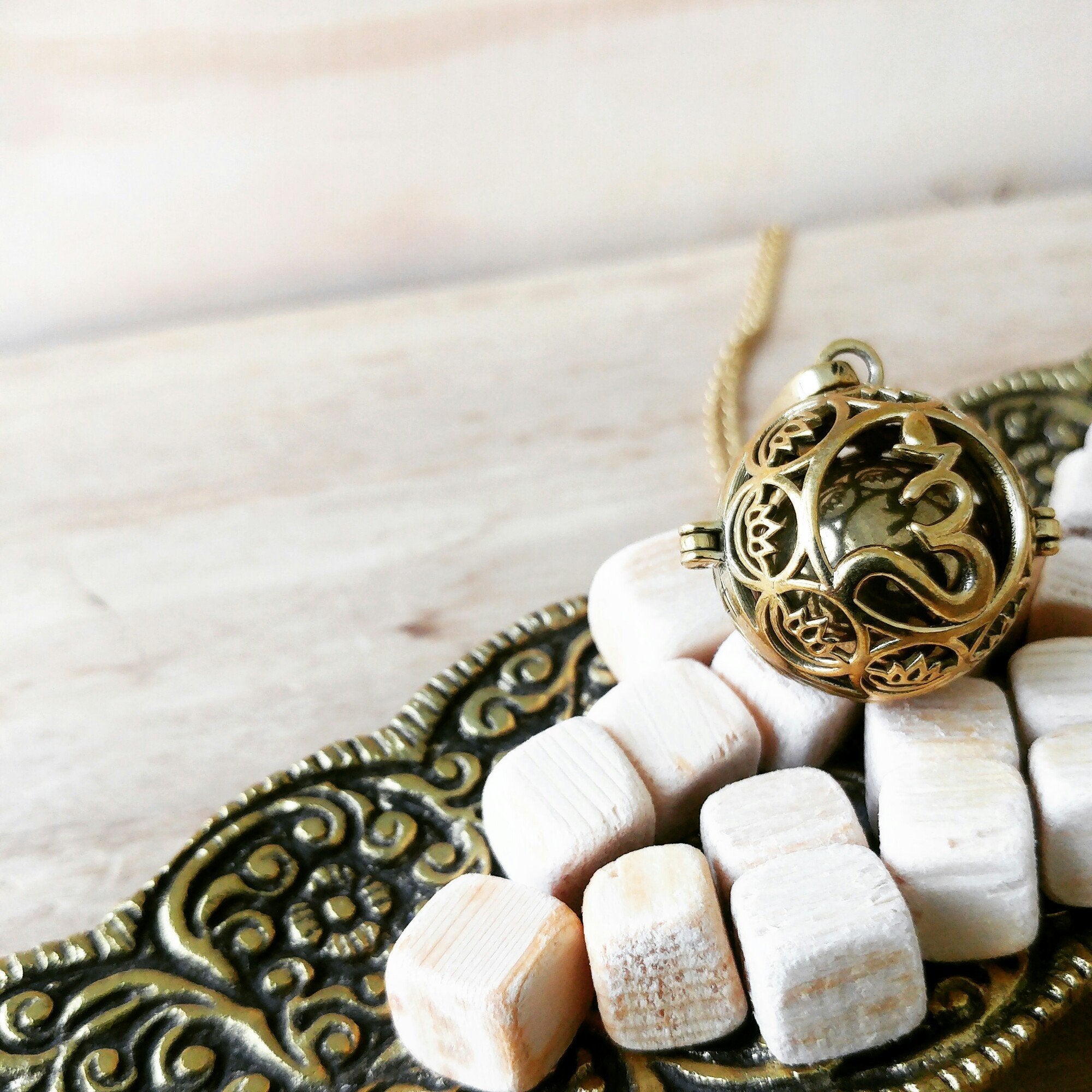Harmony Ball Pendant Diffuser Om Kara