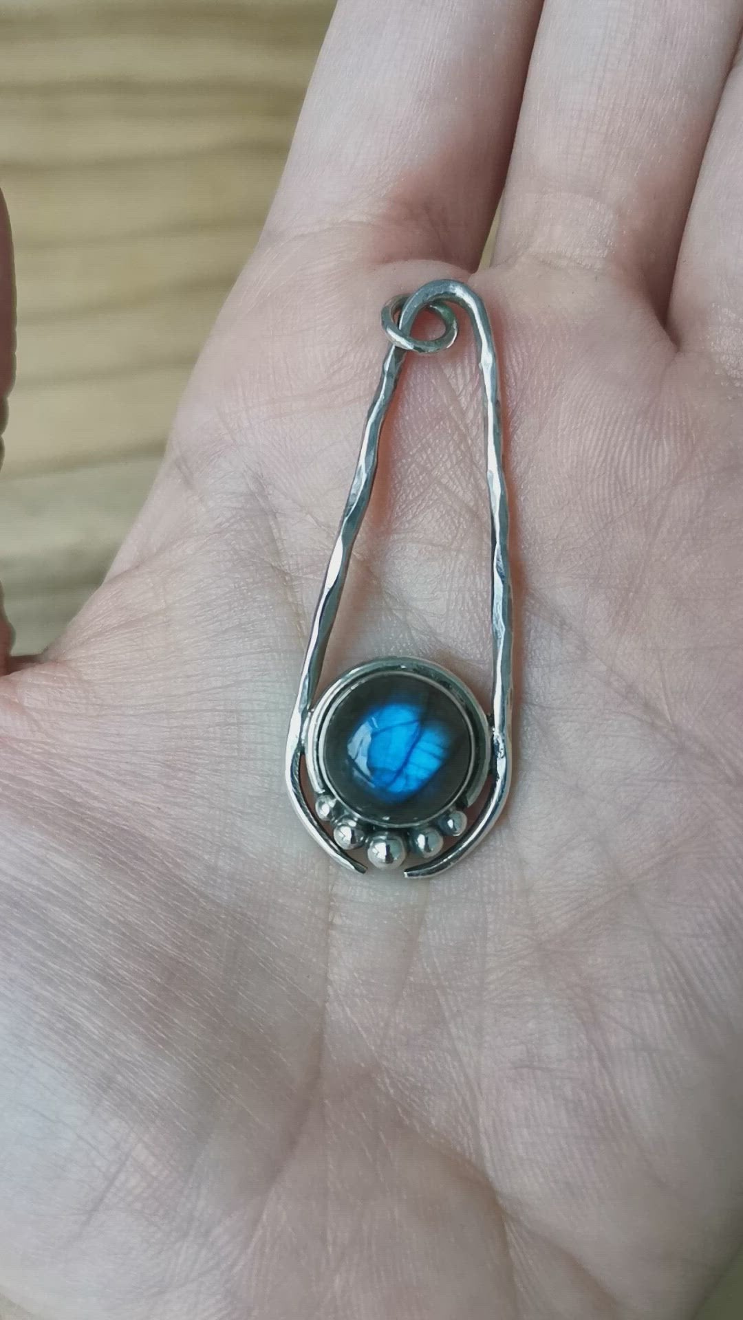 Sterling Silver 925 Labradorite Statement Pendant Suchi