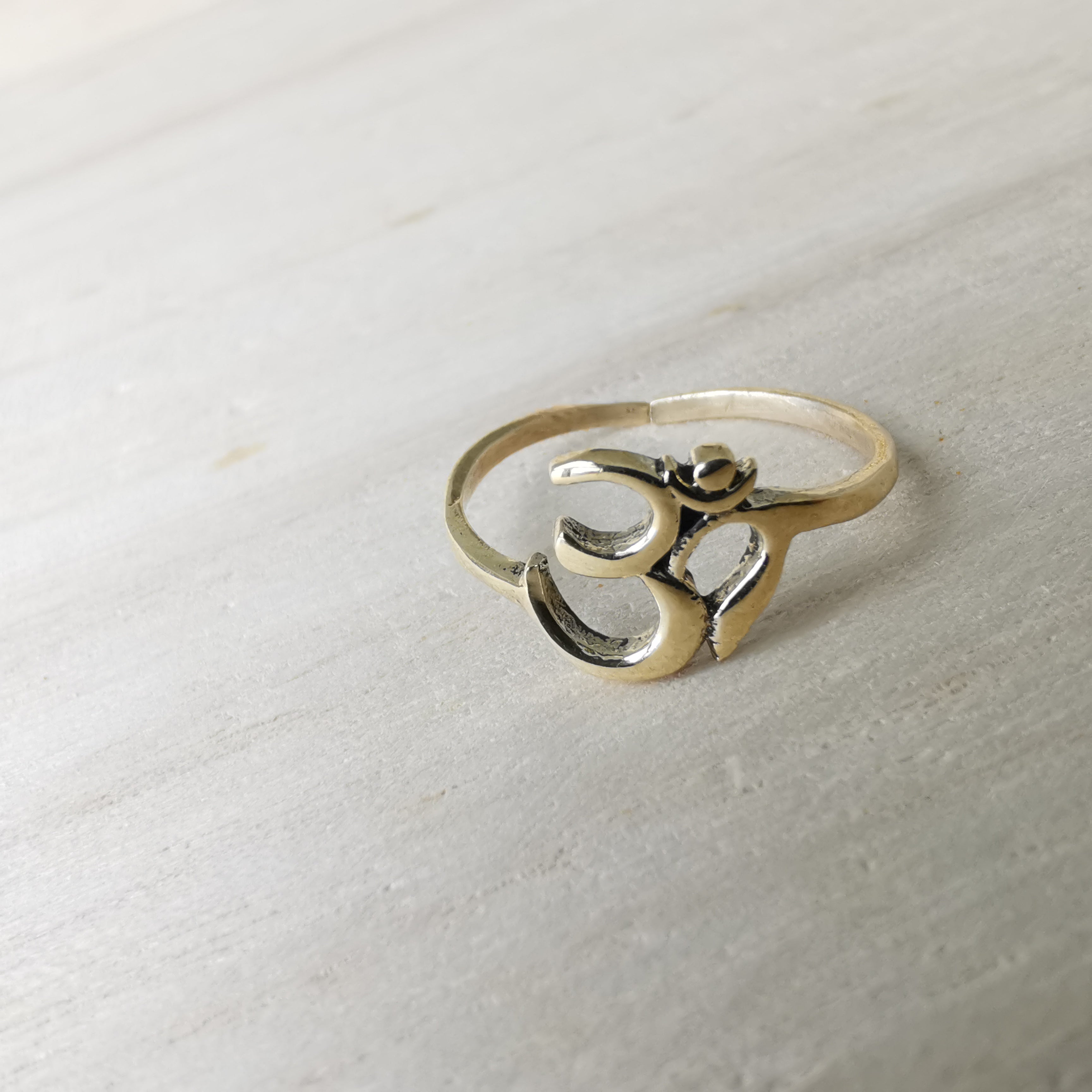 Premium Brass Ring Om