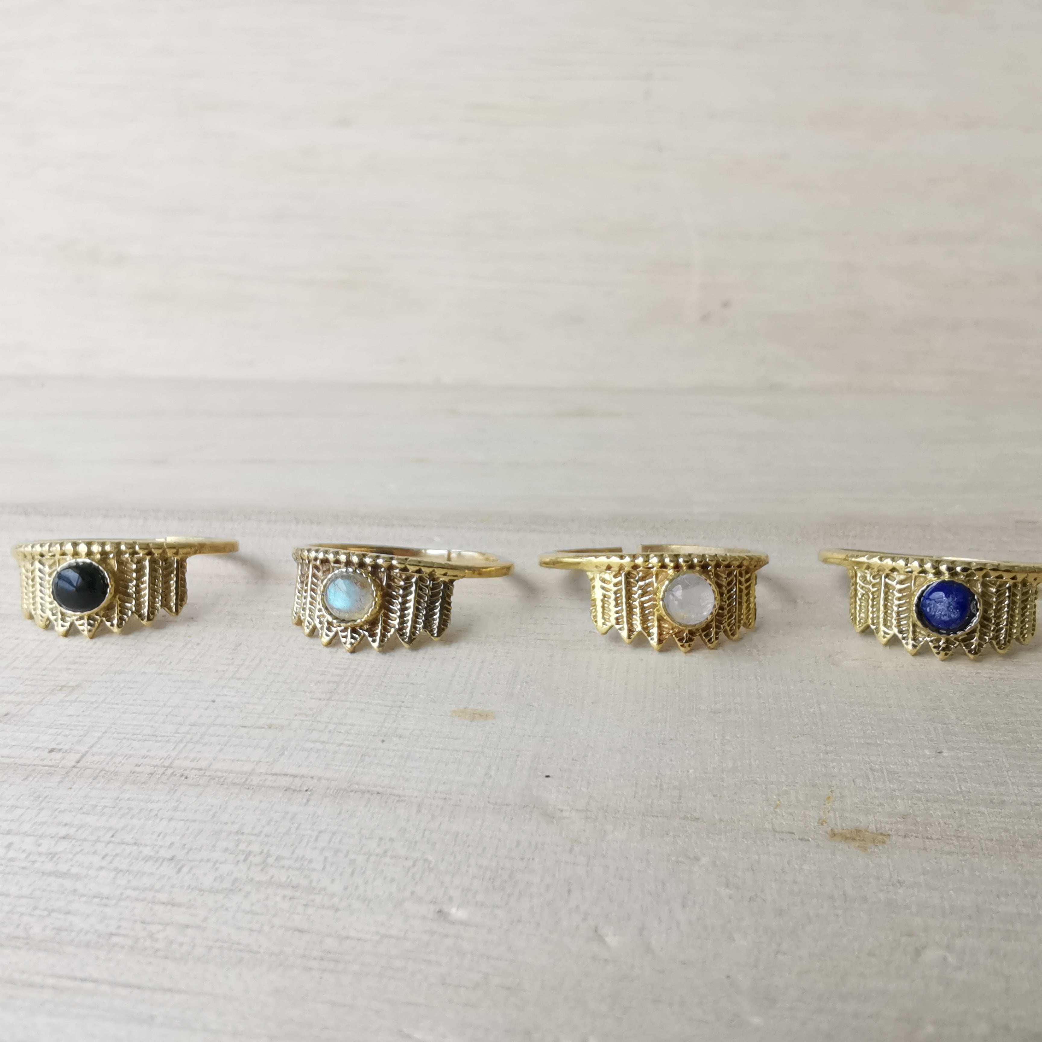 Premium Brass Rings Stemma (various gemstones)