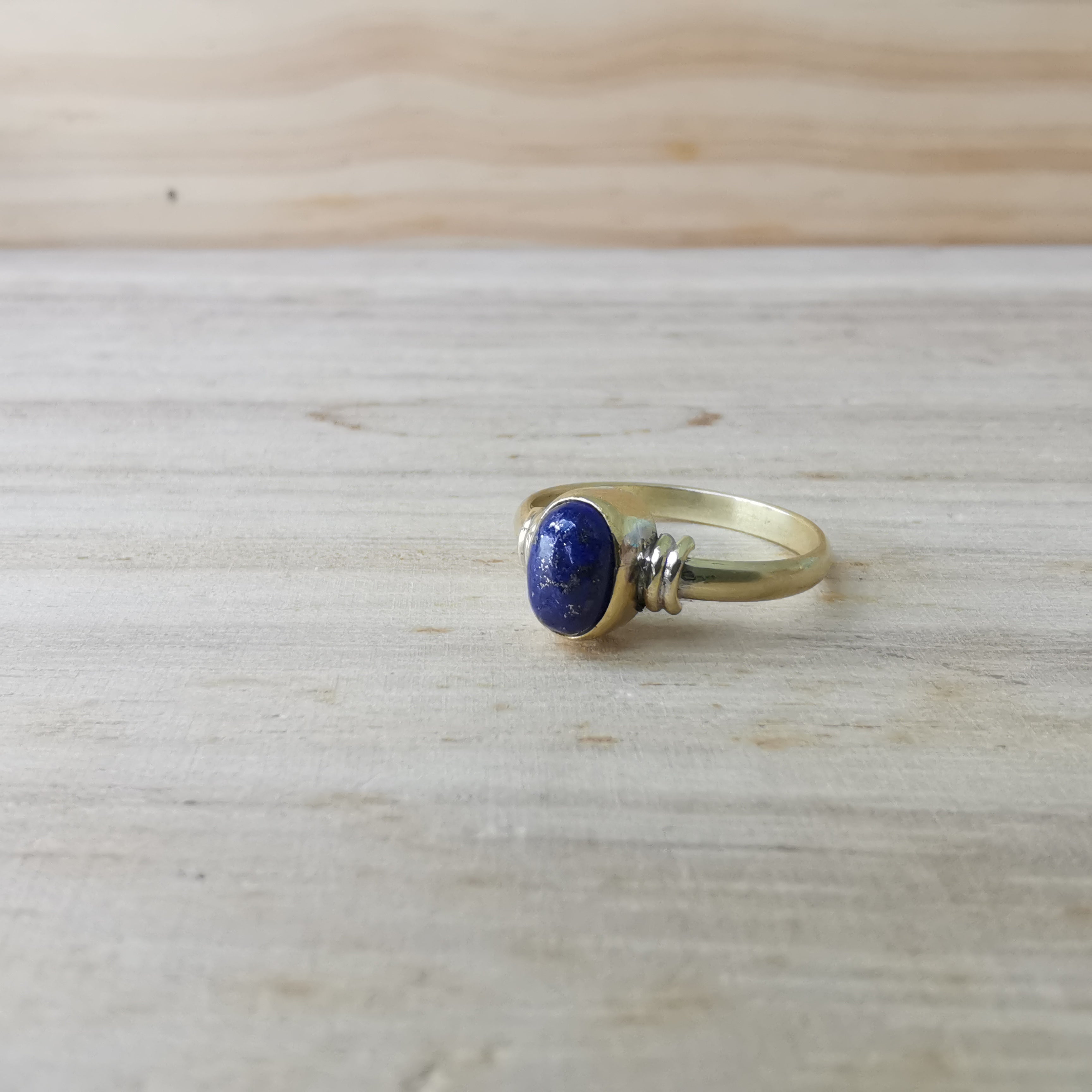 Premium Brass Rings Delicada Lapis Lazuli
