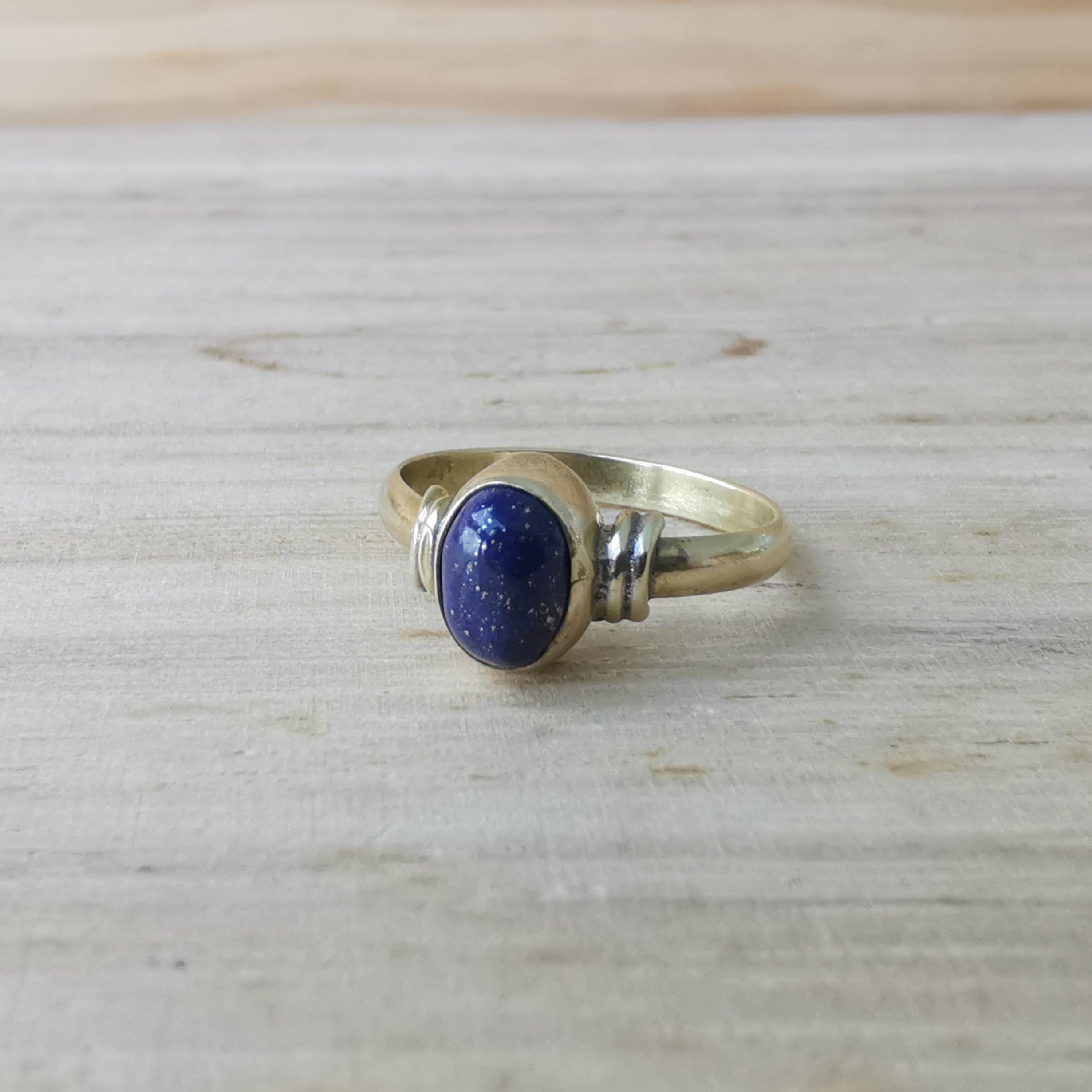 Premium Brass Rings Delicada Lapis Lazuli