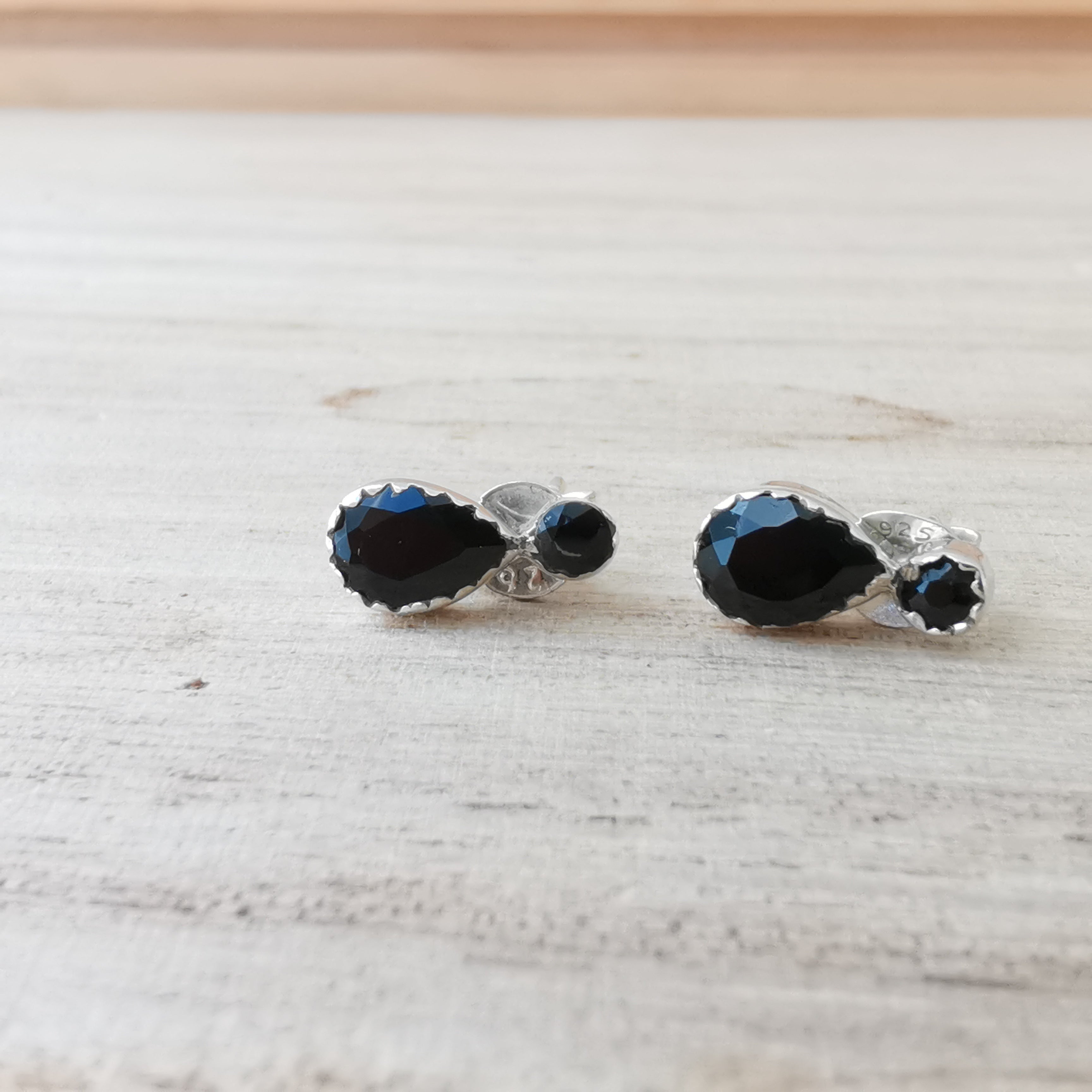 Sterling Silver 925 Studs Earring Black Onyx Glimte