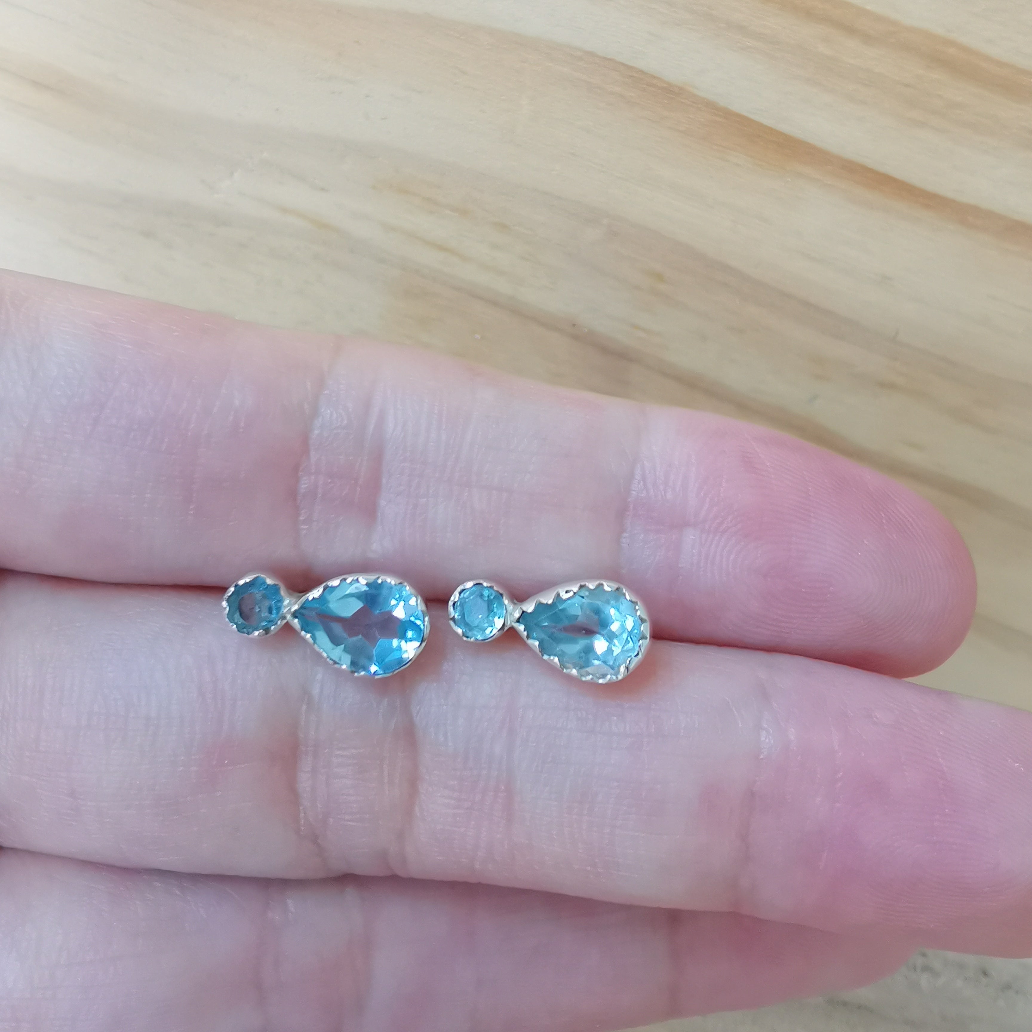 Sterling Silver 925 Studs Earring Blue Topaz Glimte