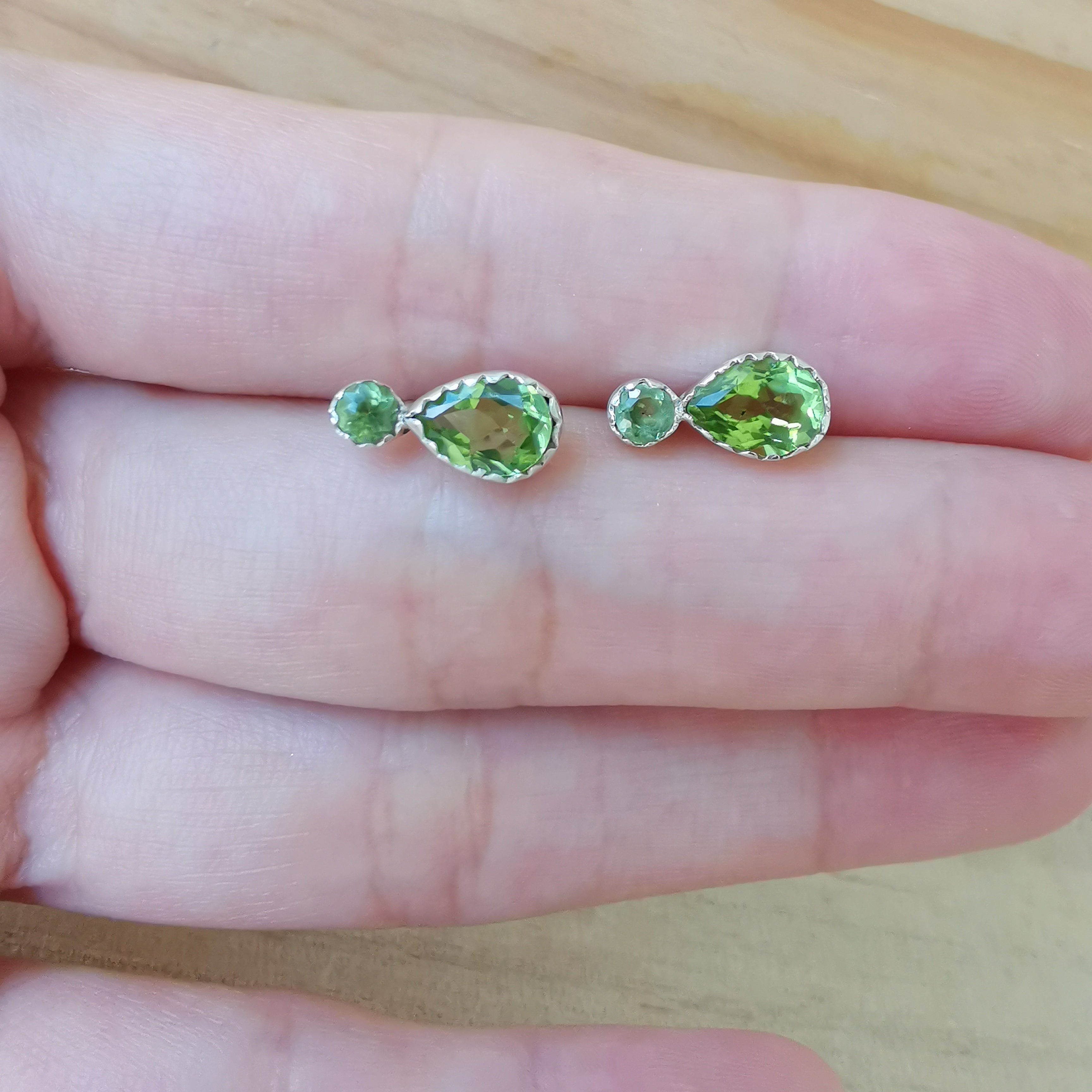 Sterling Silver 925 Studs Earring Peridot Glimte