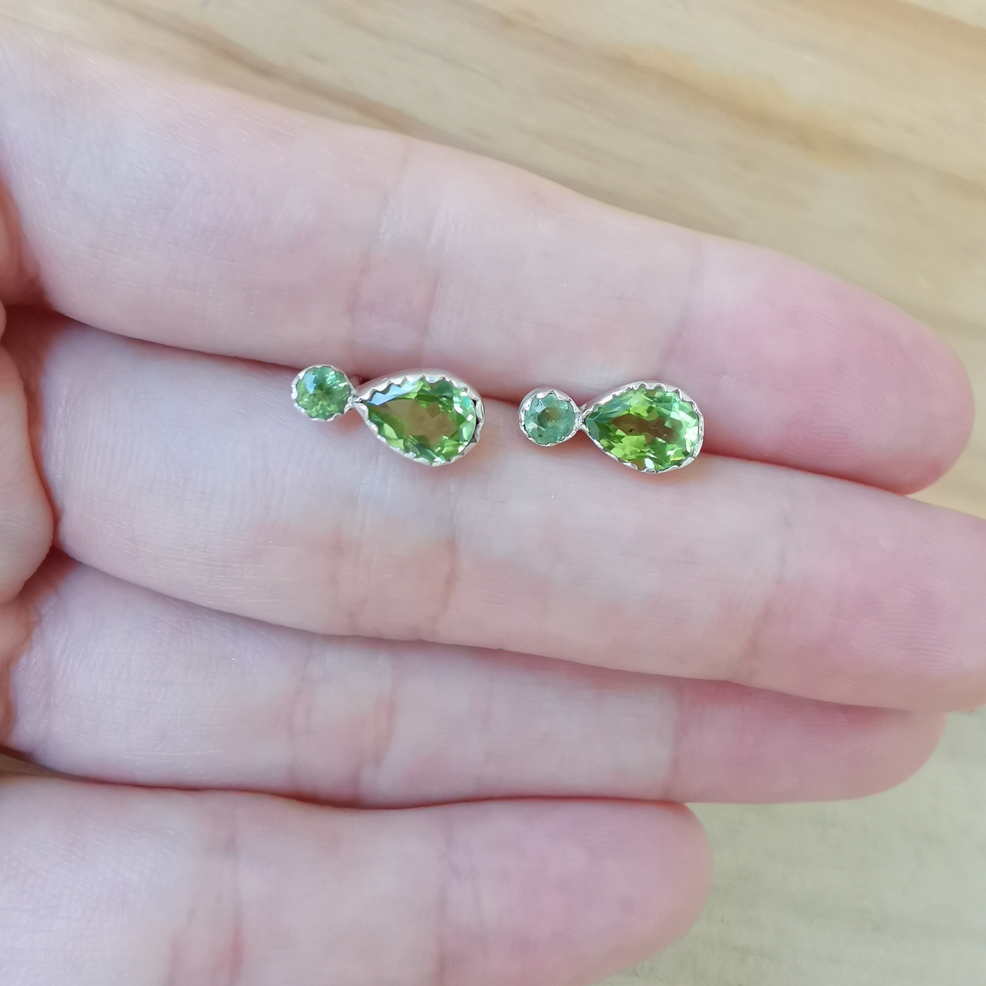 Sterling Silver 925 Studs Earring Peridot Glimte