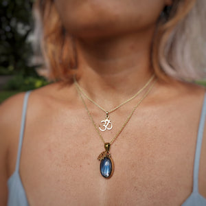 Premium Brass Statement Pendant Labradorite