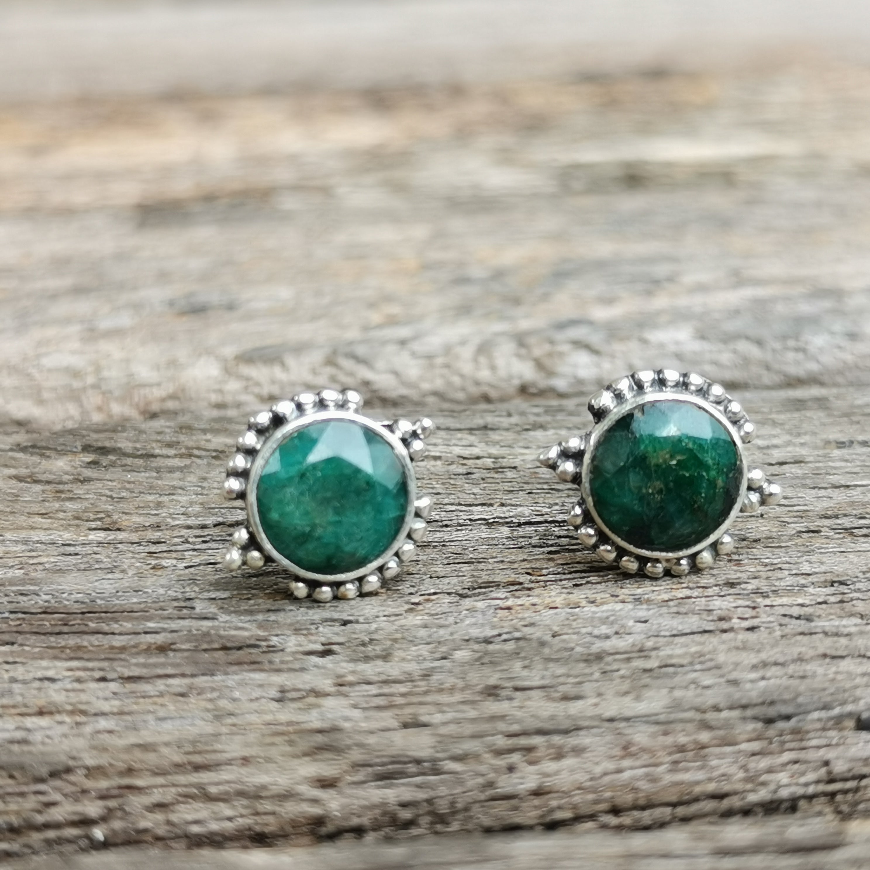 Sterling Silver 925 Studs Luna Earrings Green Sapphire Corundum 9mm