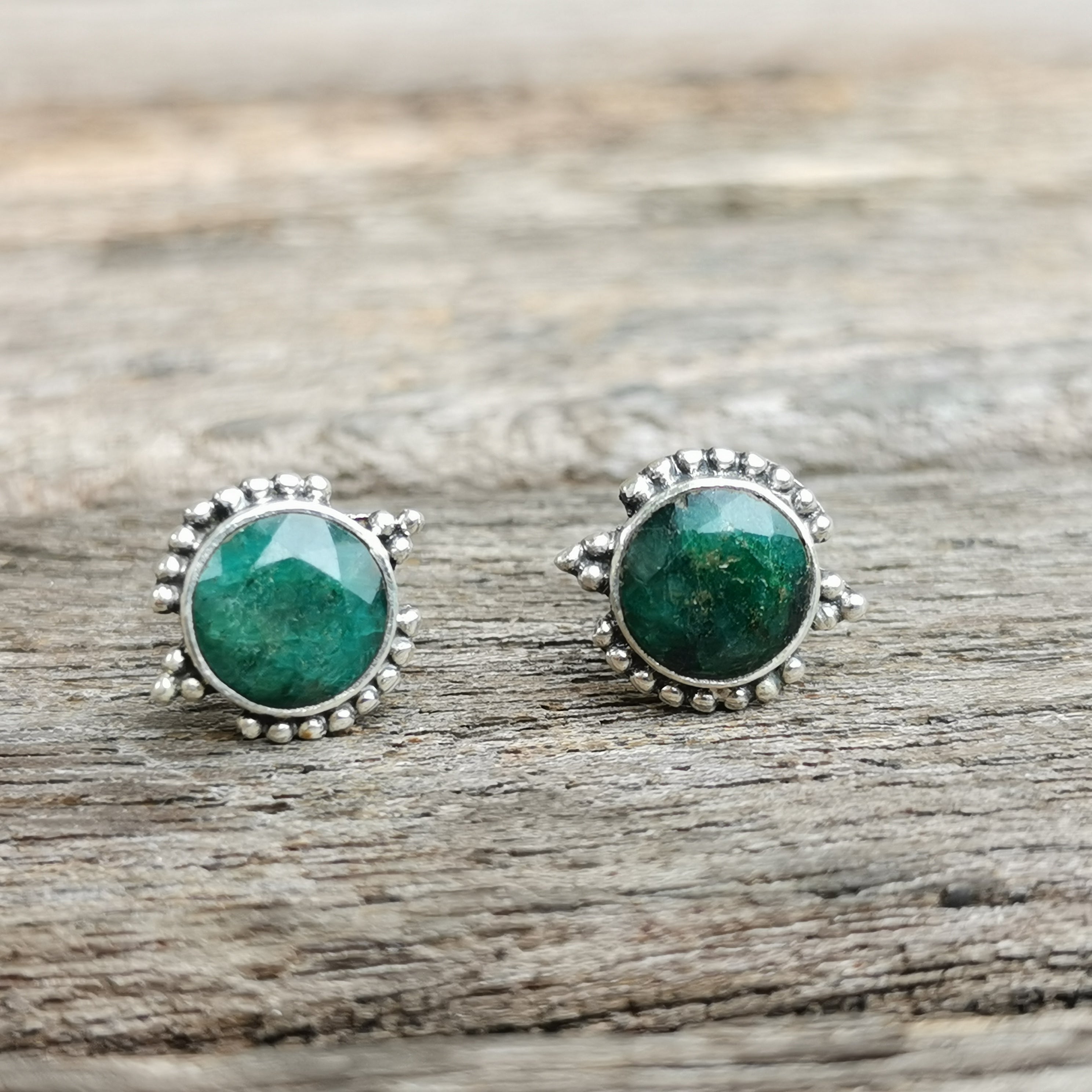 Sterling Silver 925 Studs Luna Earrings Green Sapphire Corundum 9mm