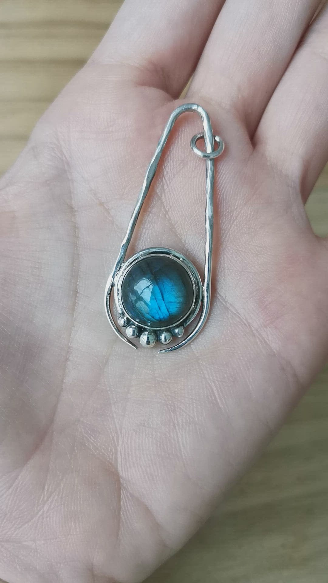 Sterling Silver 925 Labradorite Statement Pendant Suchi